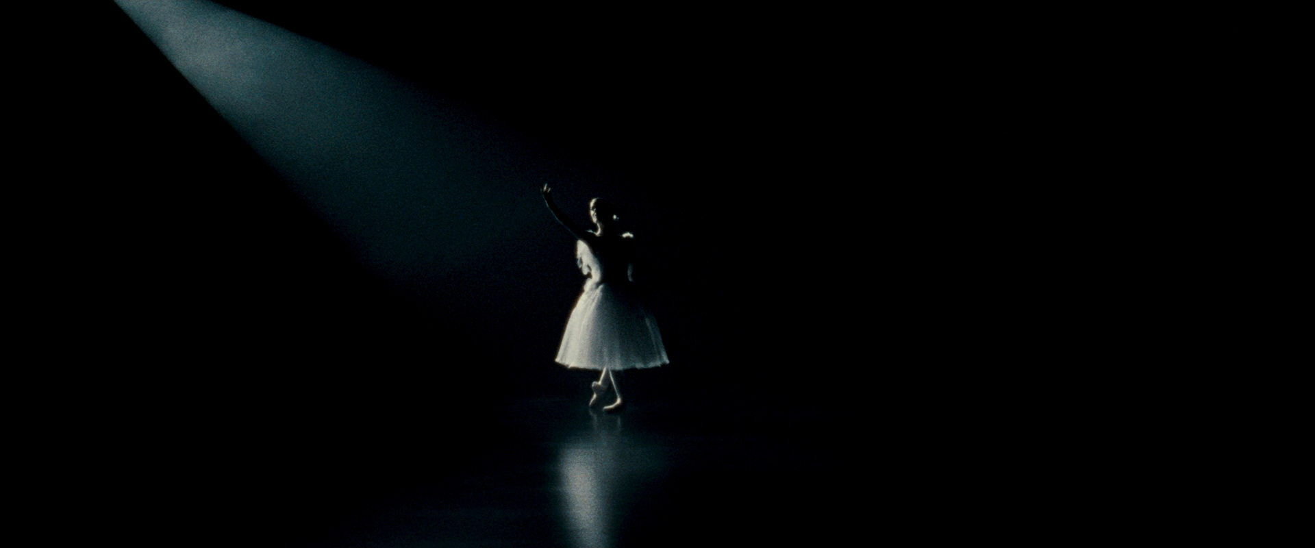 Low-Key Lighting in Black Swan (2010)