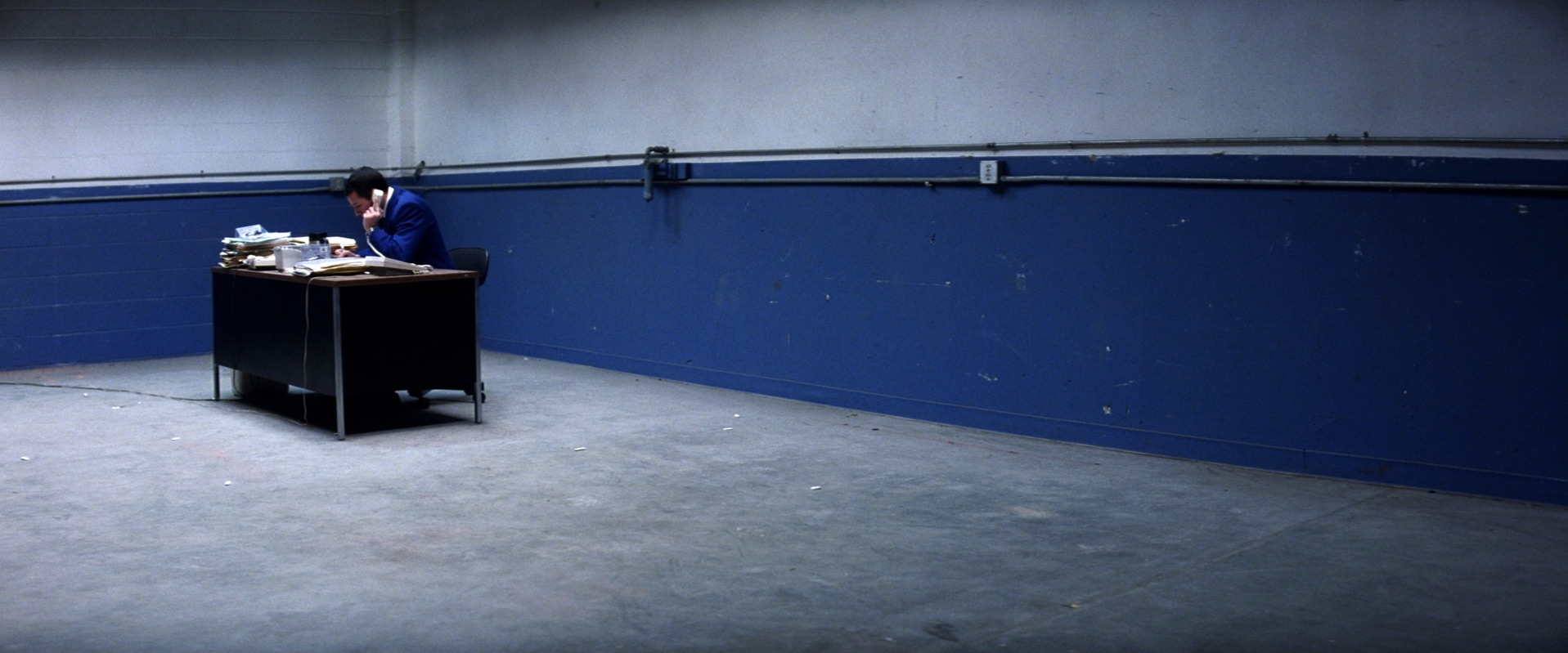 Negative Space in Punch-Drunk Love (2002)