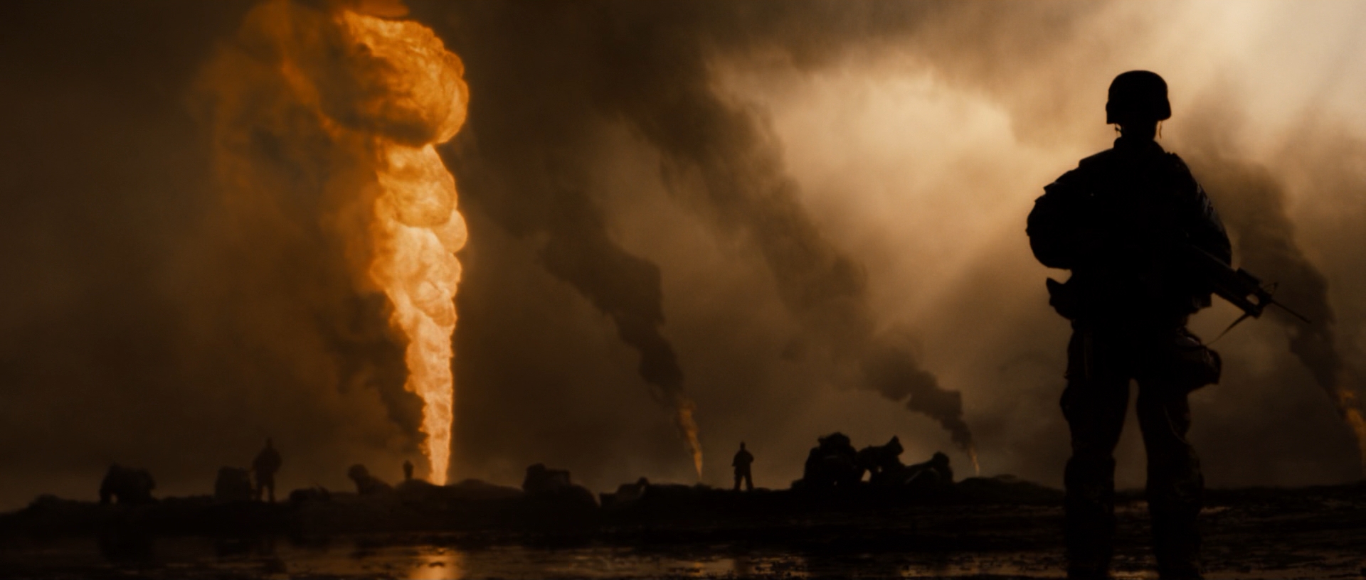 Foreground, Midground, Background: Depth Layering in Jarhead (2005)