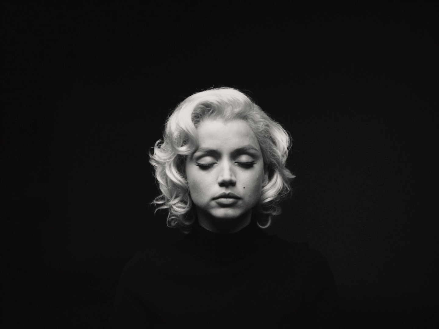 Acting Techniques in Blonde (2022)