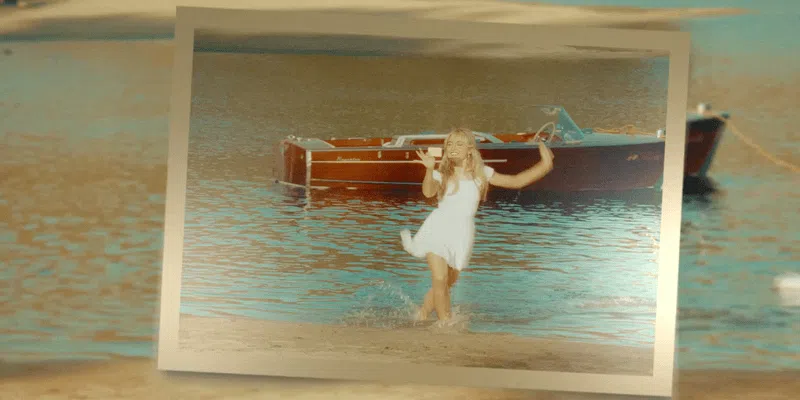 Freeze Frame in Sabrina Carpenter - Espresso
