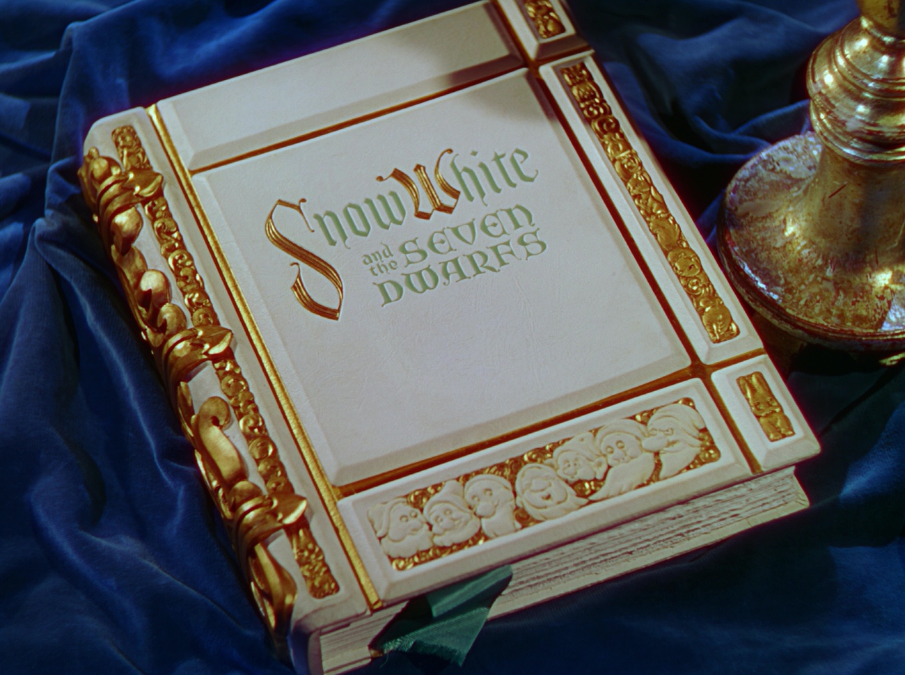 Golden Age of Hollywood in Snow White and the Seven Dwarfs (1937)