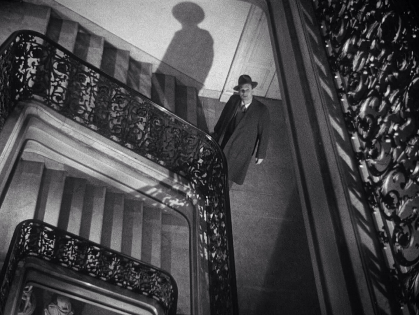 Film Noir in The Third Man (1949) (staircase and looming shadow)