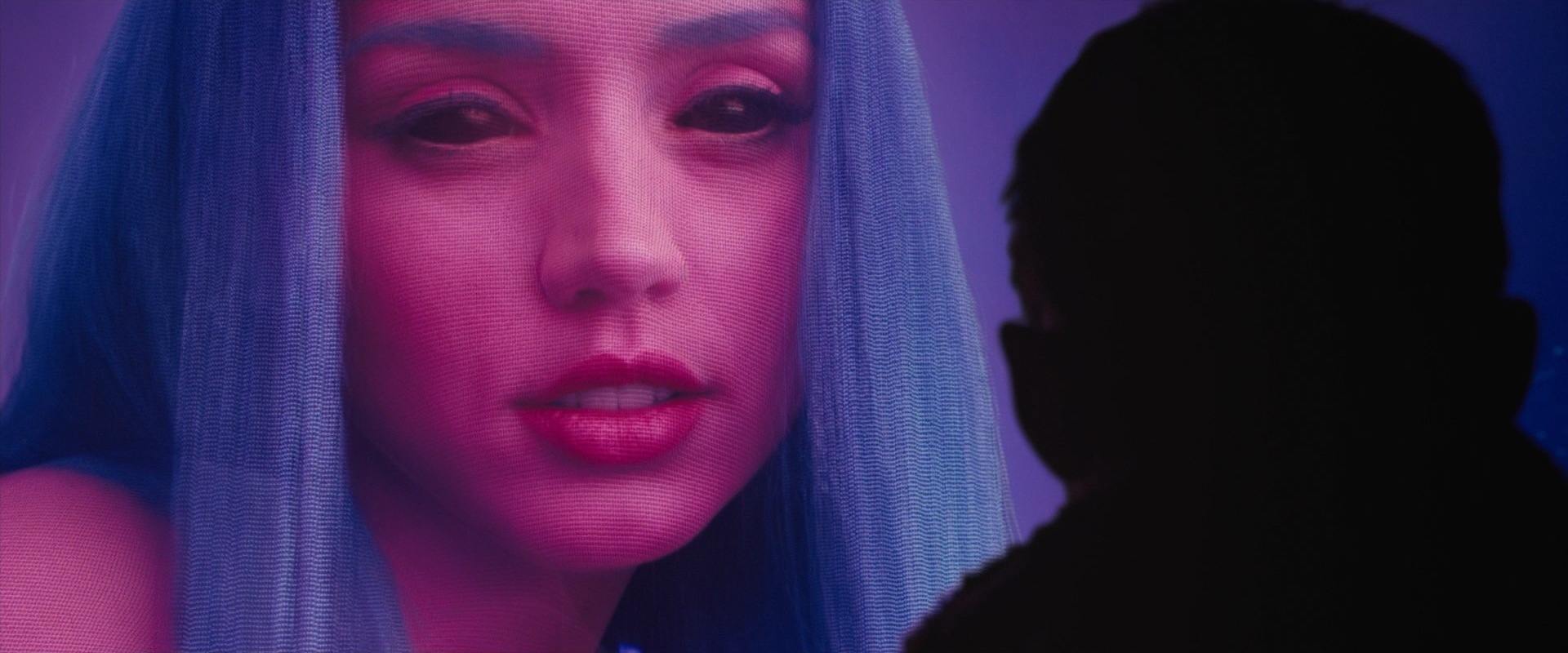 Over-the-Shoulder Shot in Blade Runner 2049 (2017)