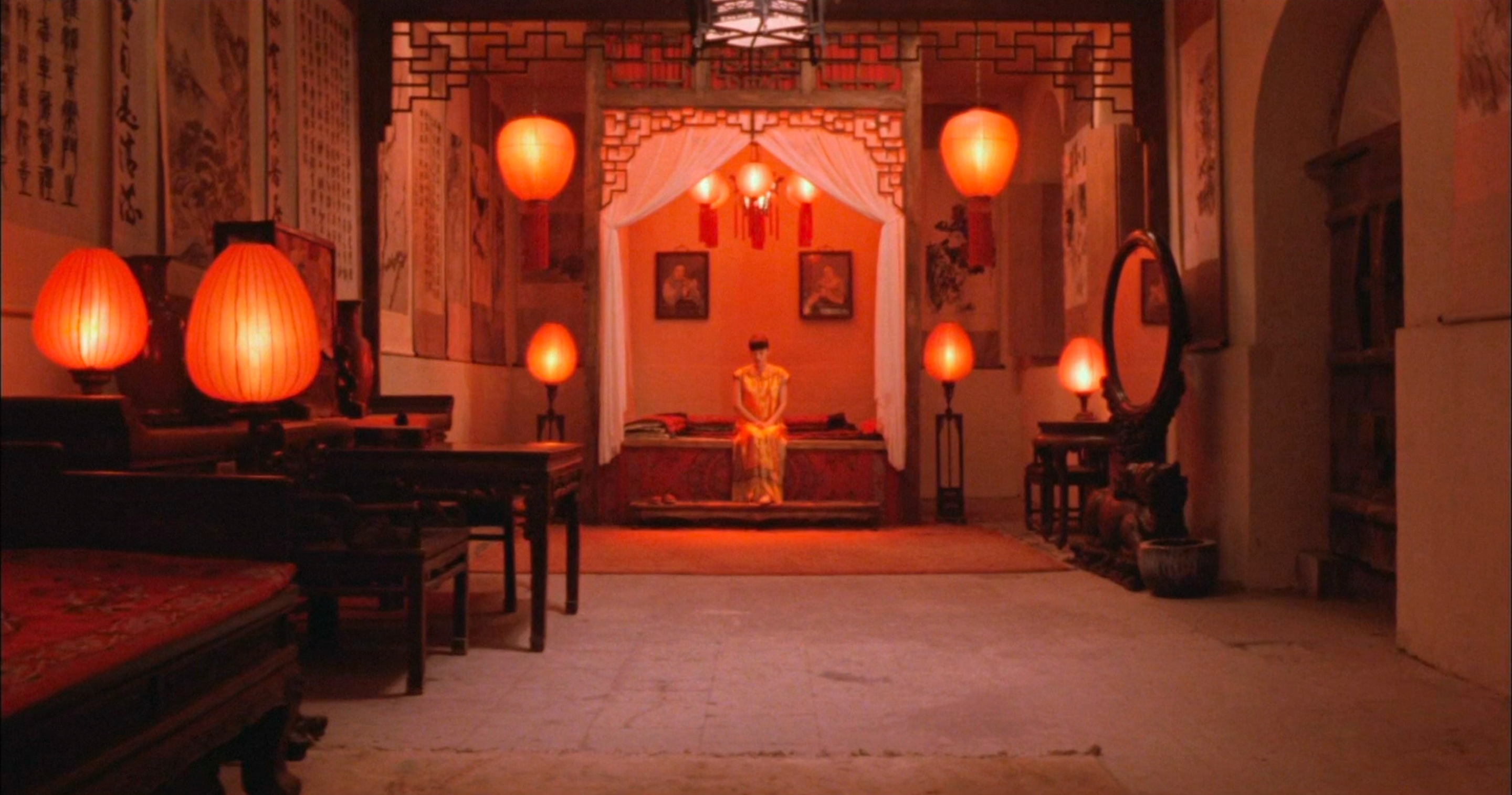 Frame Within a Frame in Raise the Red Lantern (1991)