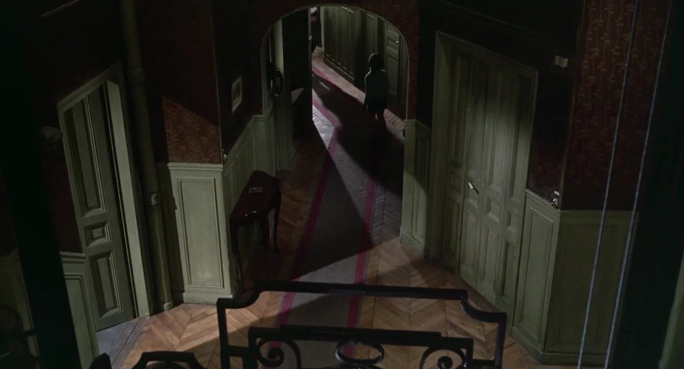 Diagonal Composition in Charade (1963)