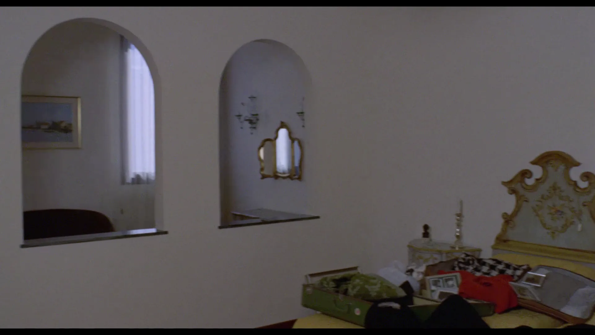 Set Design in Don't Look Now (1973)