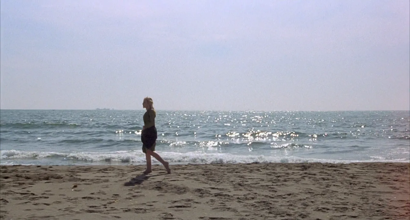 Art House Film in Amarcord (1973)