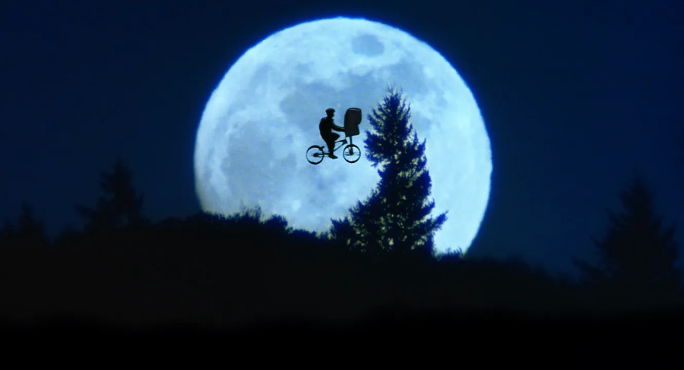 Moonlight Lighting in E.T. the Extra-Terrestrial (1982)