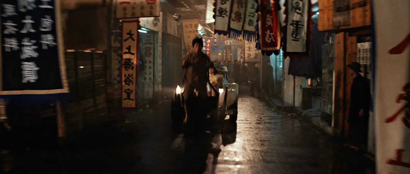 Foreground, Midground, Background: Depth Layering in Indiana Jones and the Temple of Doom (1984)