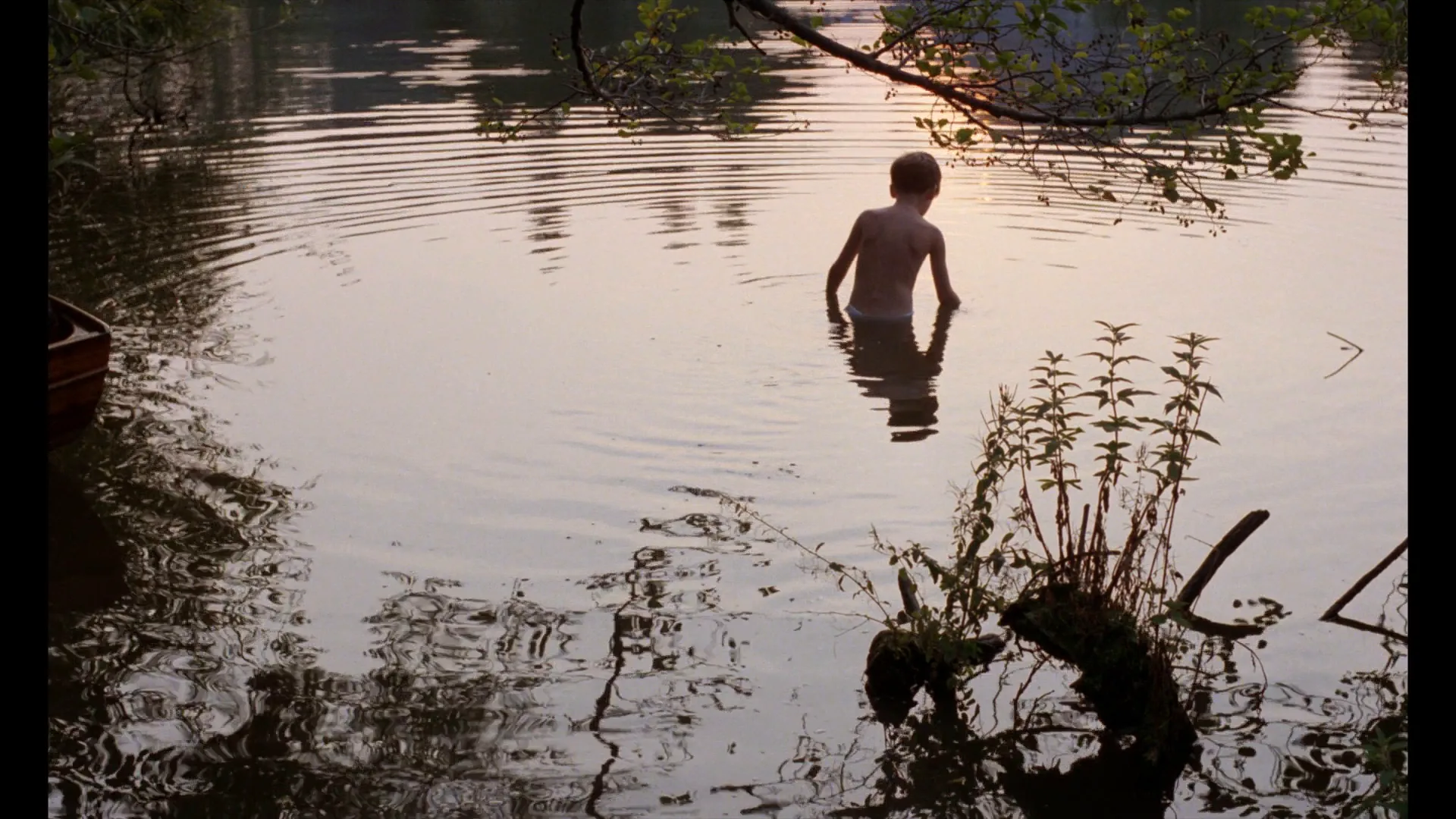 Realism in Hope and Glory (1987)