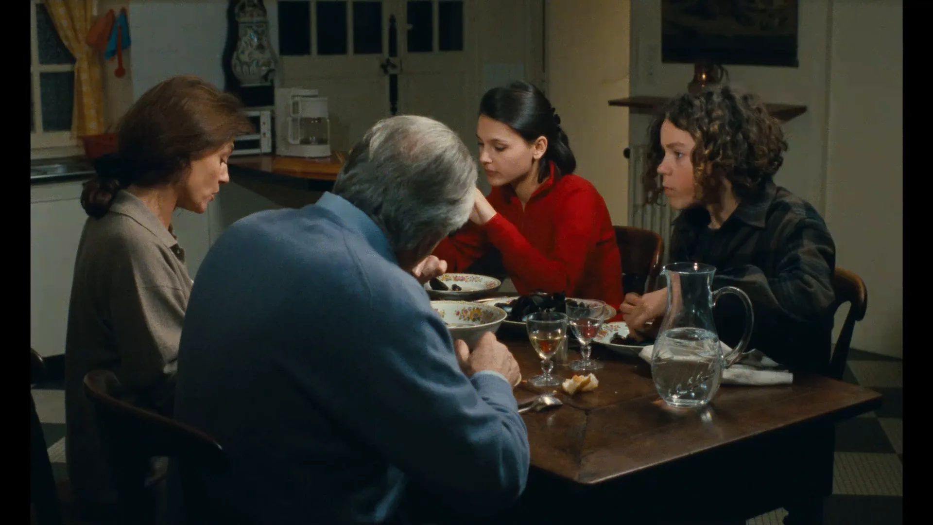 Group Shot in La Cérémonie (1995)