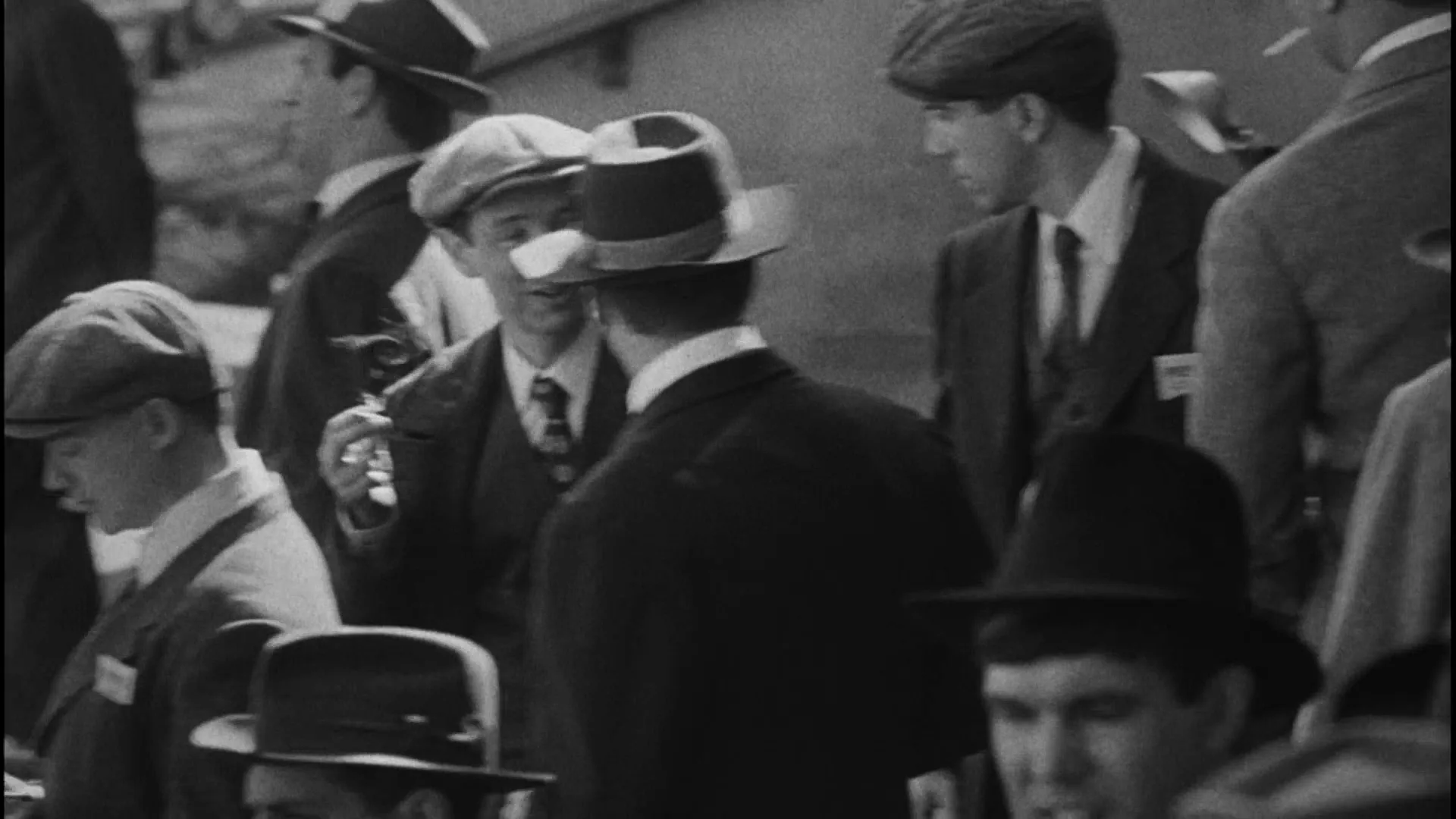 Archival Footage in Murder in the First (1995)