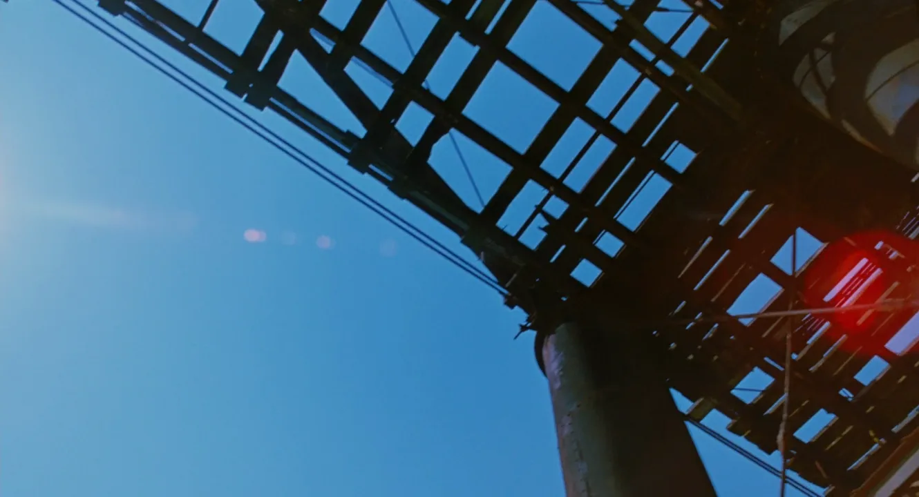 Worm's-Eye View in Sling Blade (1996)