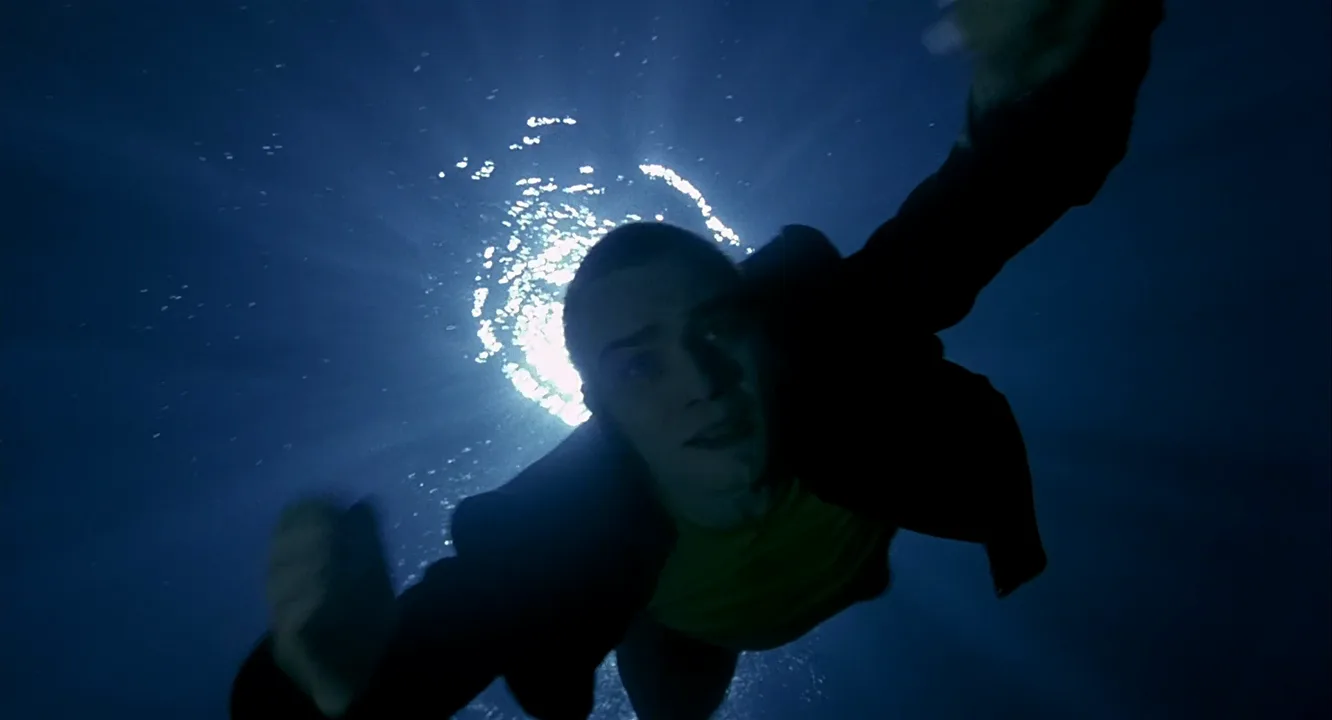 Underwater Shot in Trainspotting (1996)