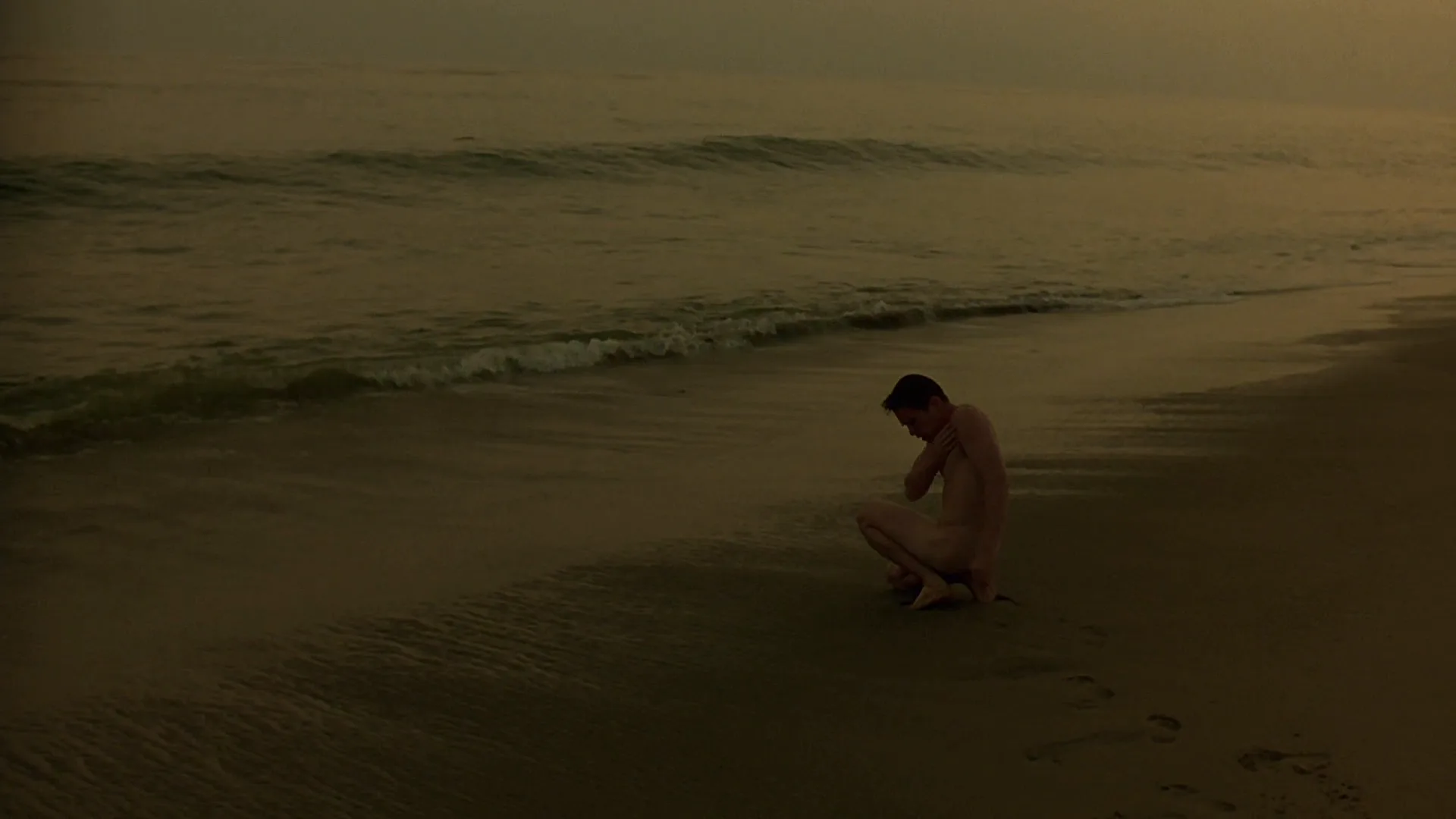 Contrast in Gattaca (1997)