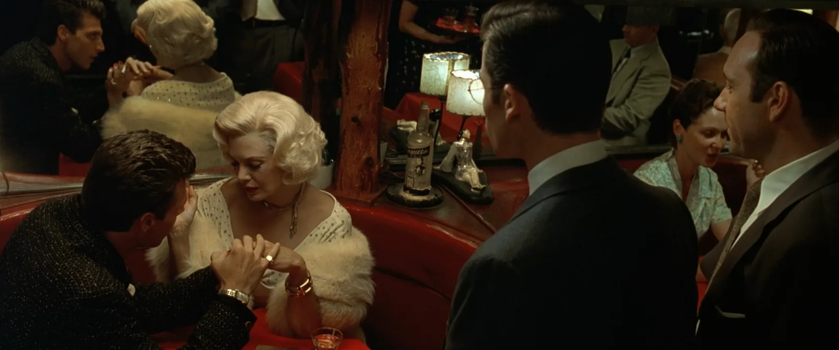 Male Gaze in L.A. Confidential (1997)