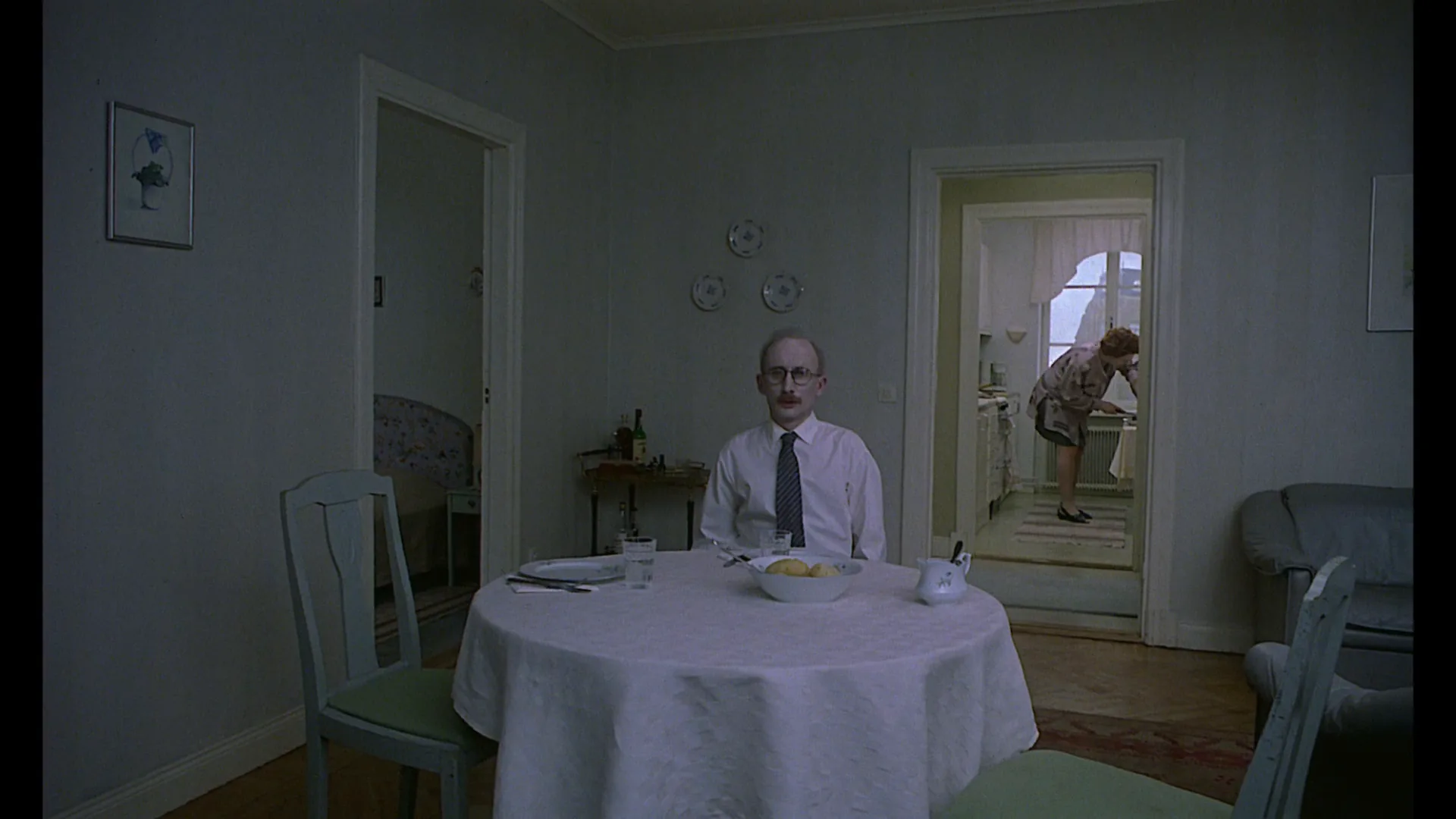 Mise-en-Scène in Songs from the Second Floor (2000)