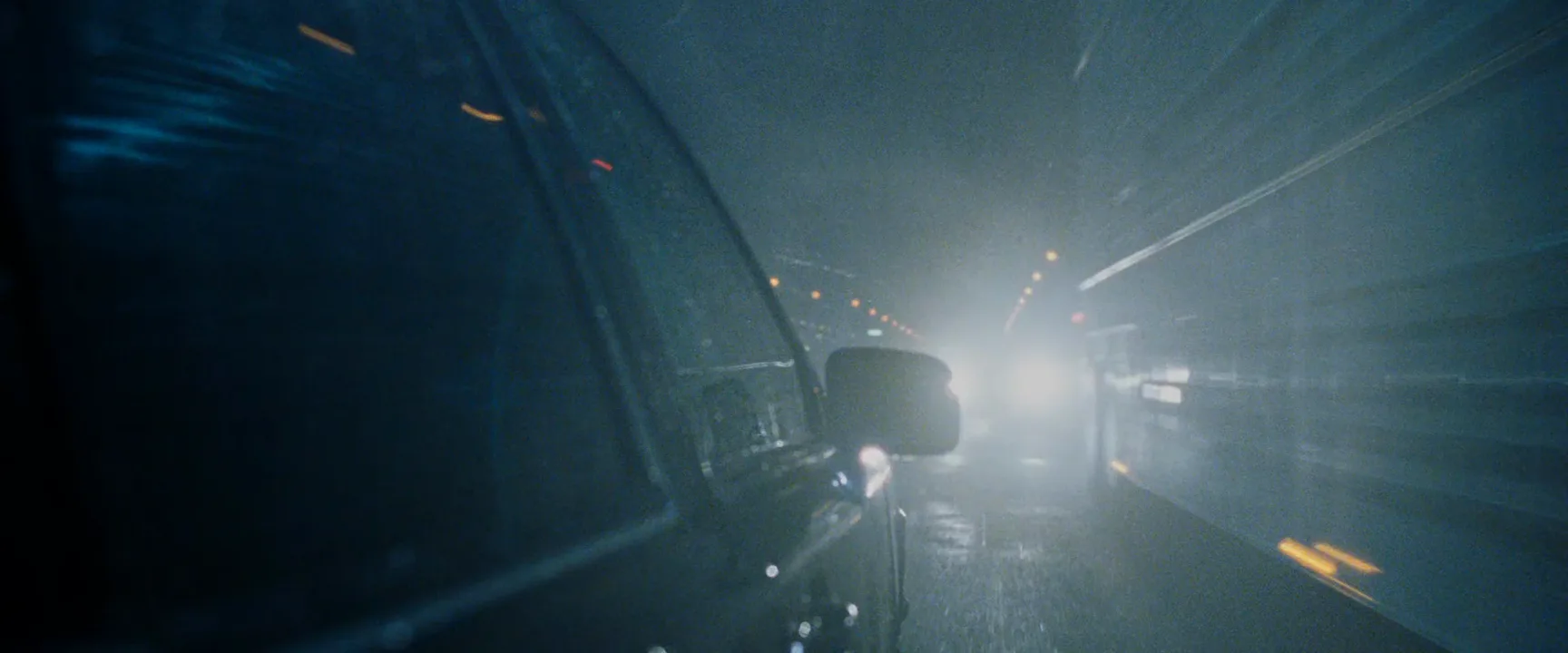 Cool Color Palette in Fight Club (1999)