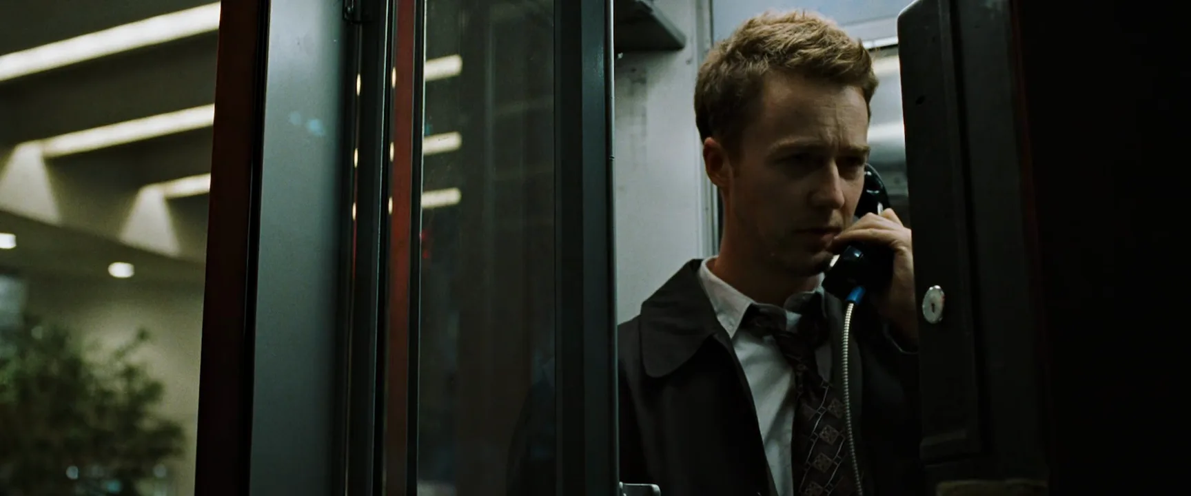 J-Cut in Fight Club (1999)