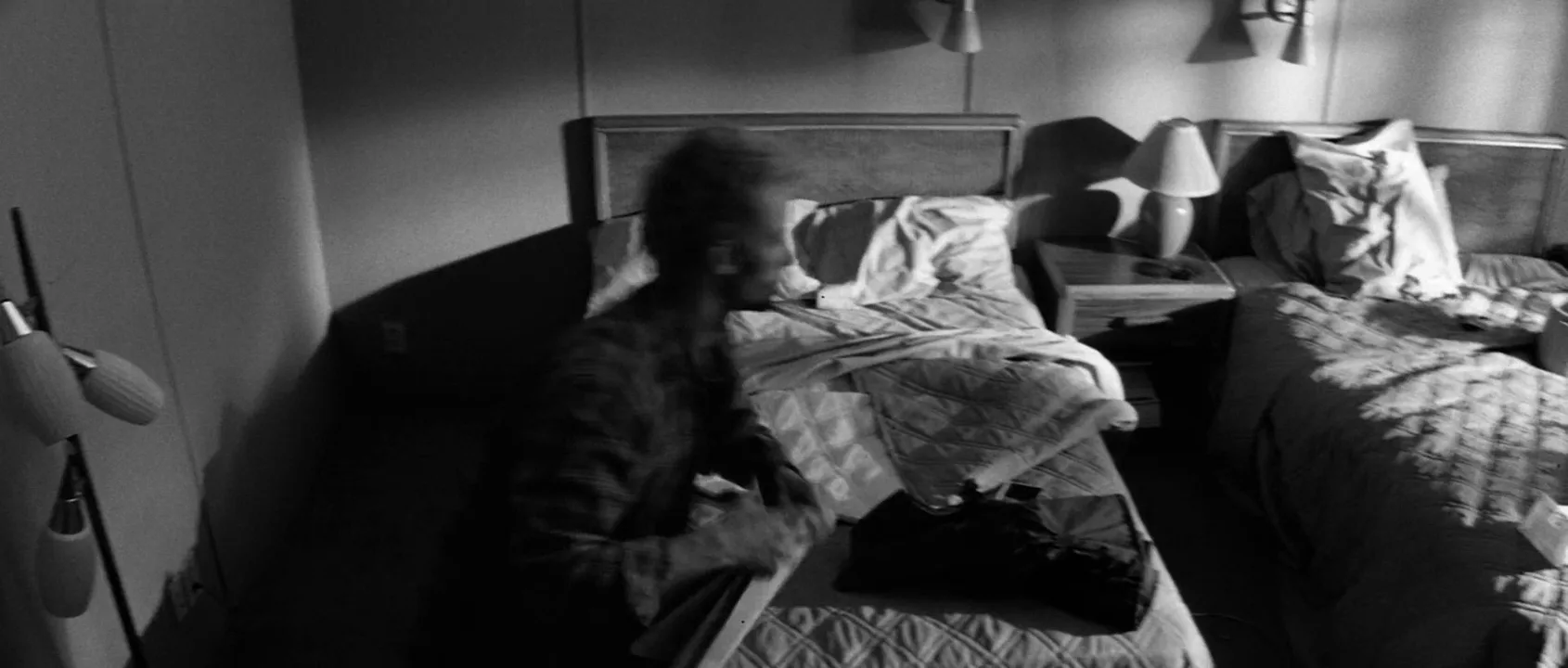 Monochromatic Color Scheme in Memento (2000)