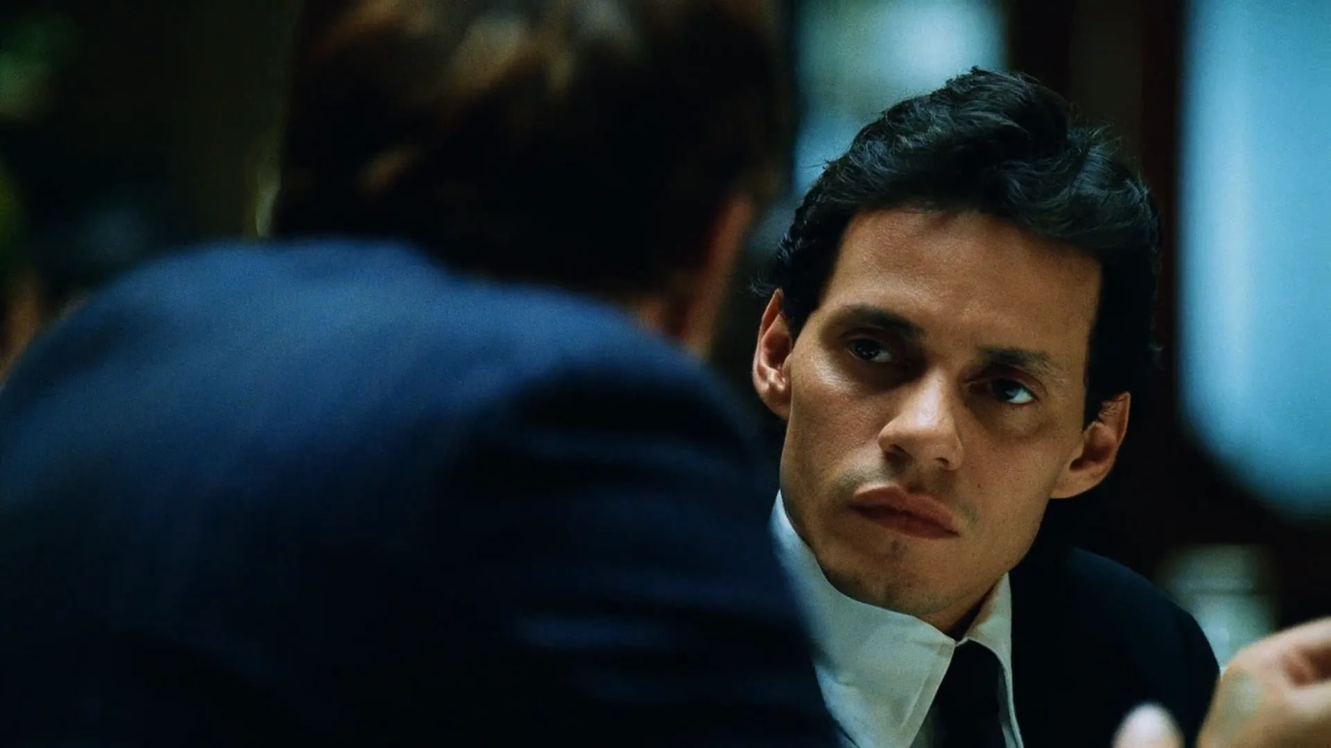 Over-the-Shoulder Shot in Man on Fire (2004)