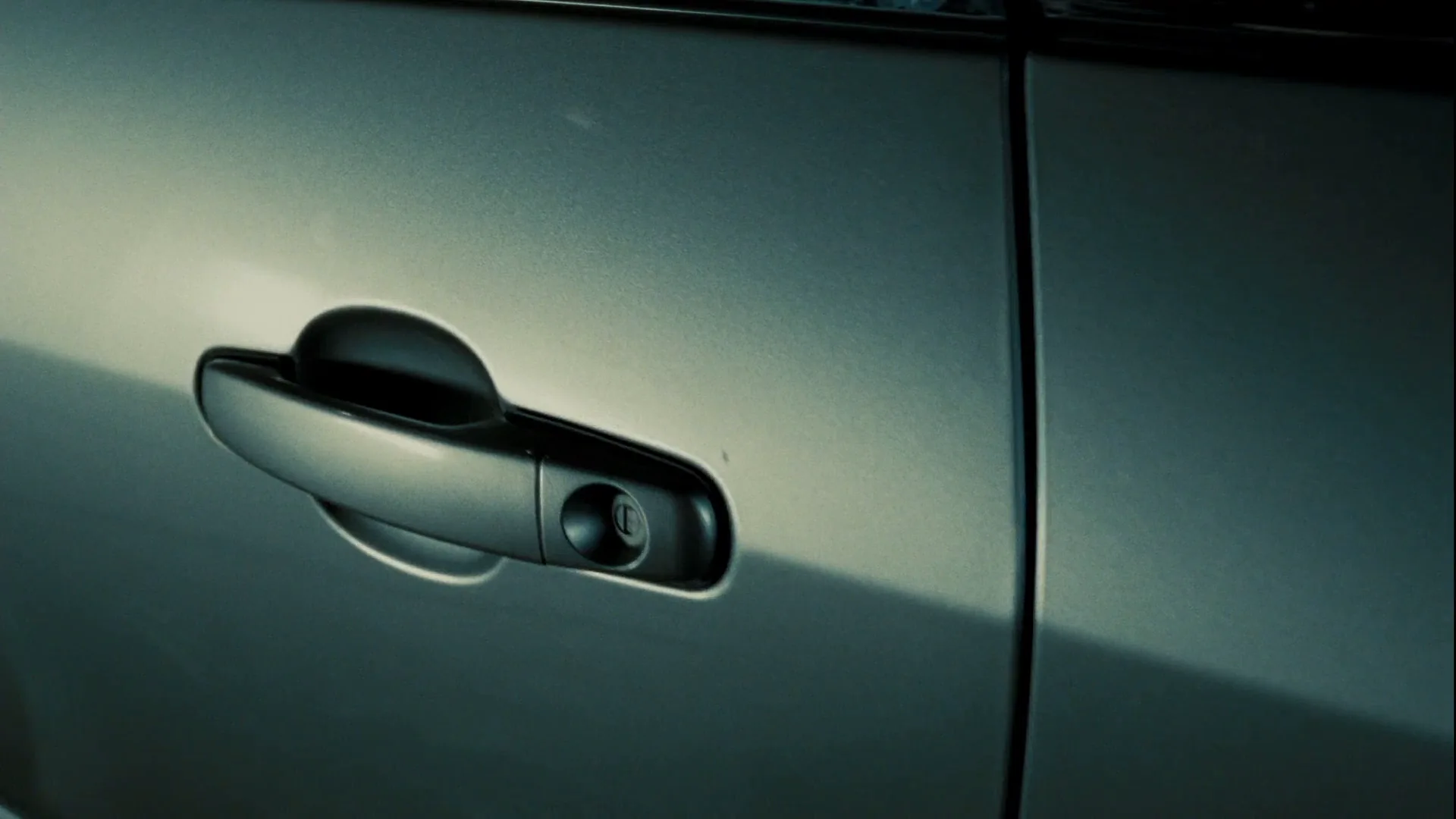 Product Shot in Live Free or Die Hard (2007)