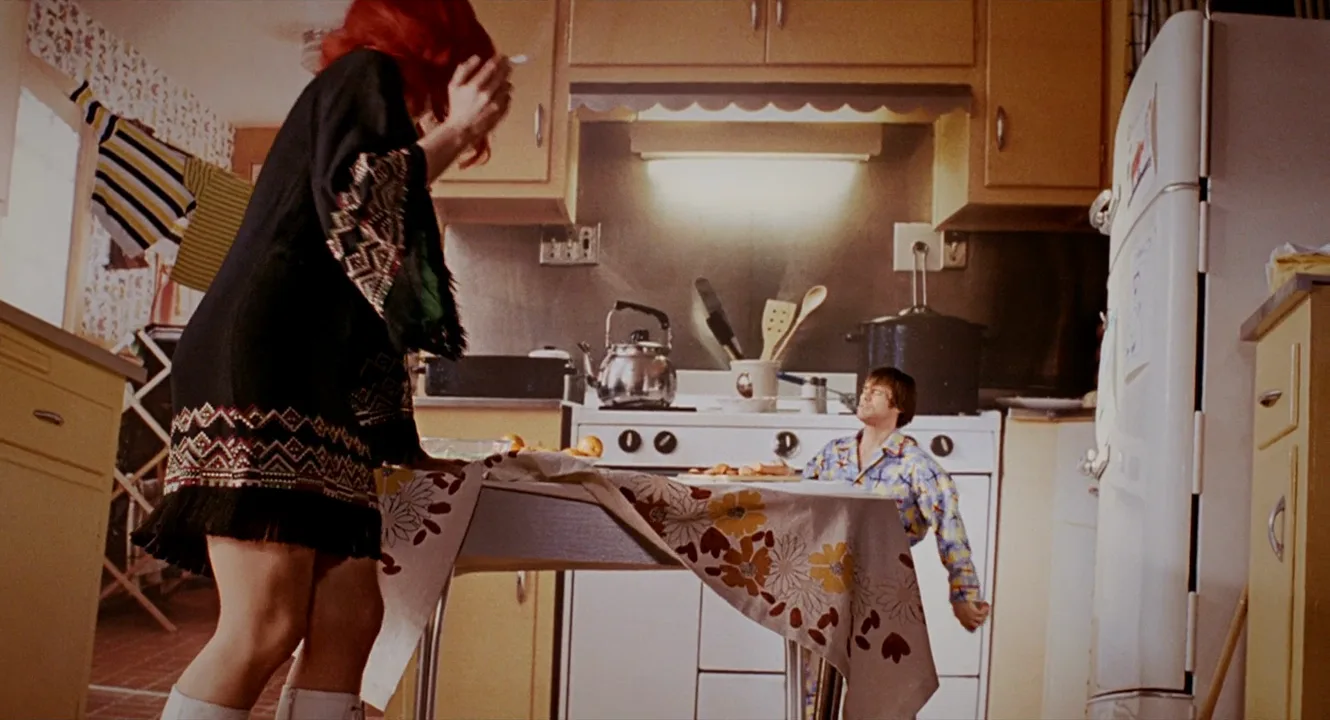 Forced Perspective in Eternal Sunshine of the Spotless Mind (2004)