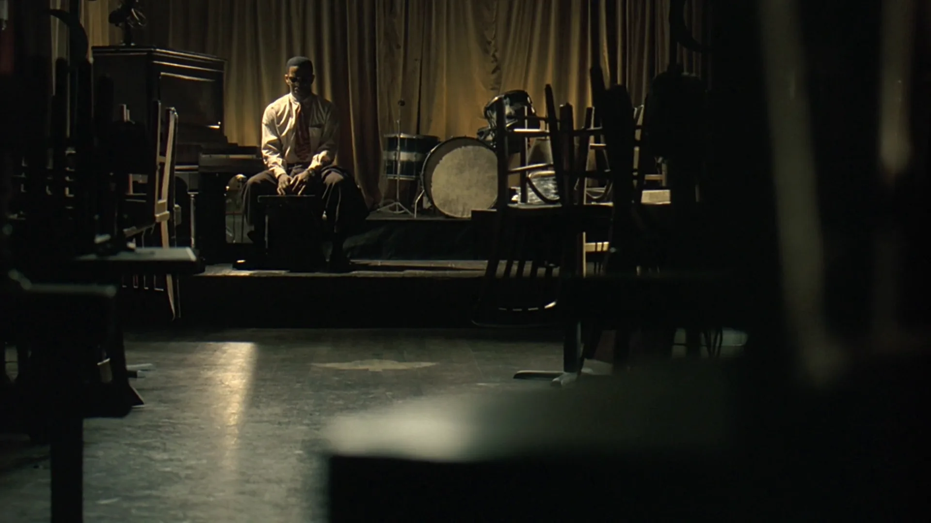 L-Cut in Ray (2004)