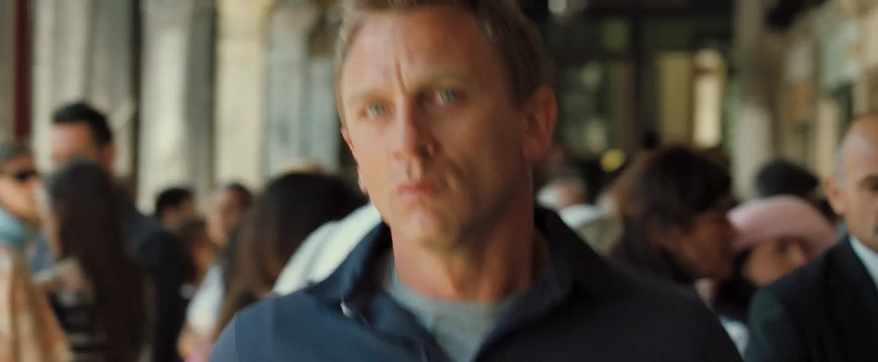 Center Framing in Casino Royale (2006)