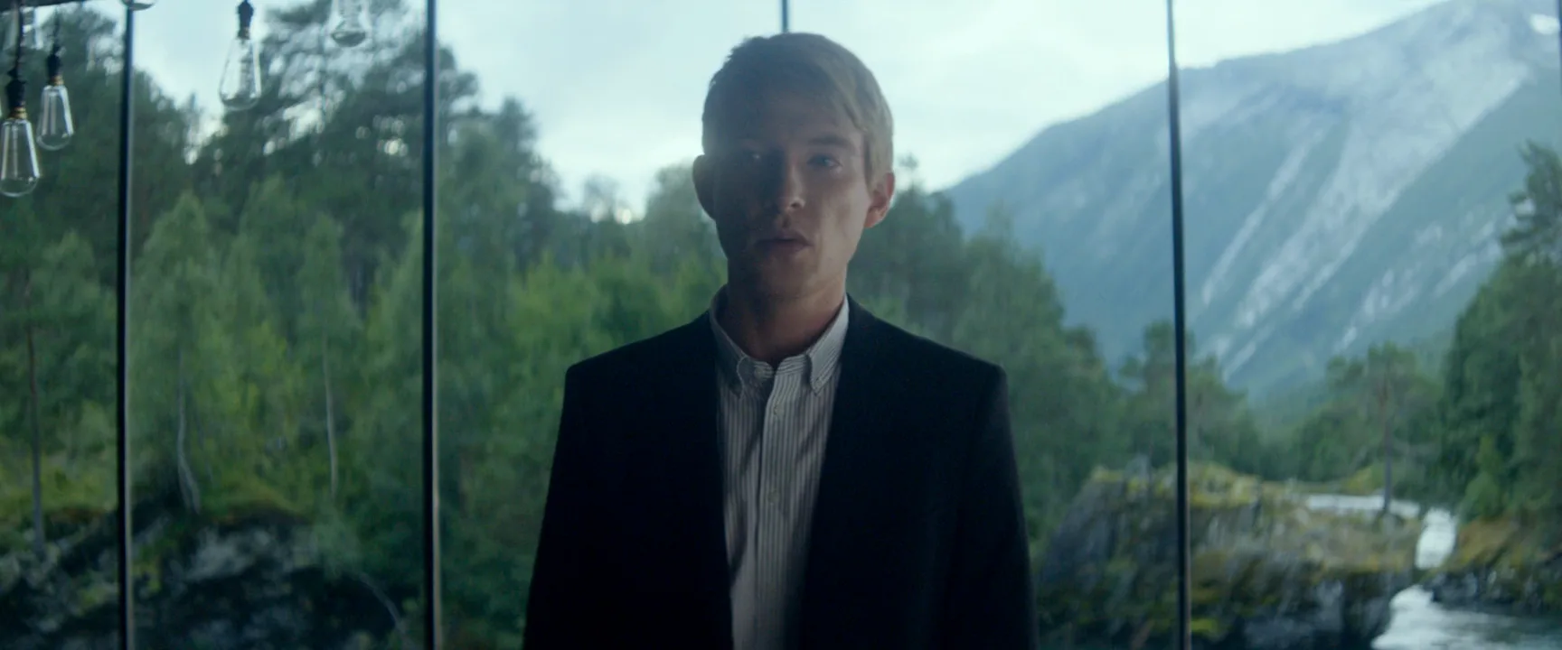 Center Framing in Ex Machina (2015)