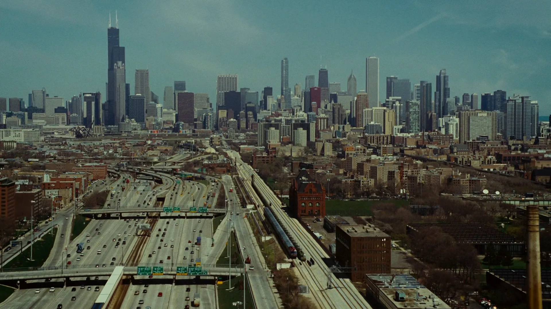 Aerial Shot in Source Code (2011)