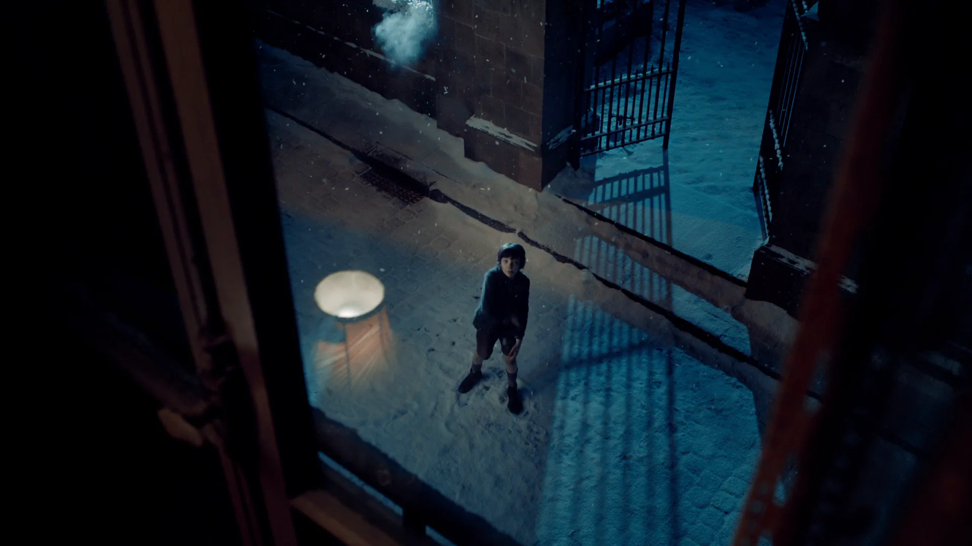 High Angle Shot in Hugo (2011)