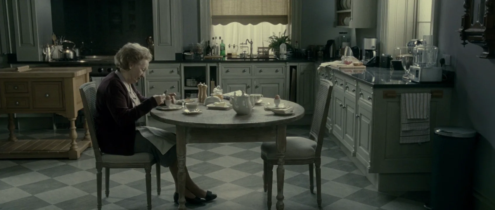 Color Saturation in The Iron Lady (2011)