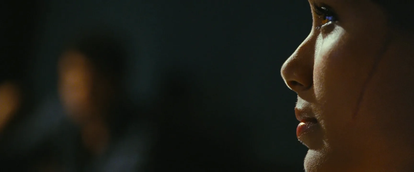 Short Siding in Slumdog Millionaire (2008)