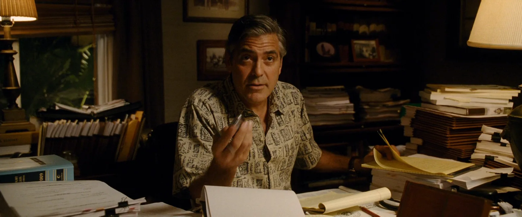 Medium Shot in The Descendants (2011)
