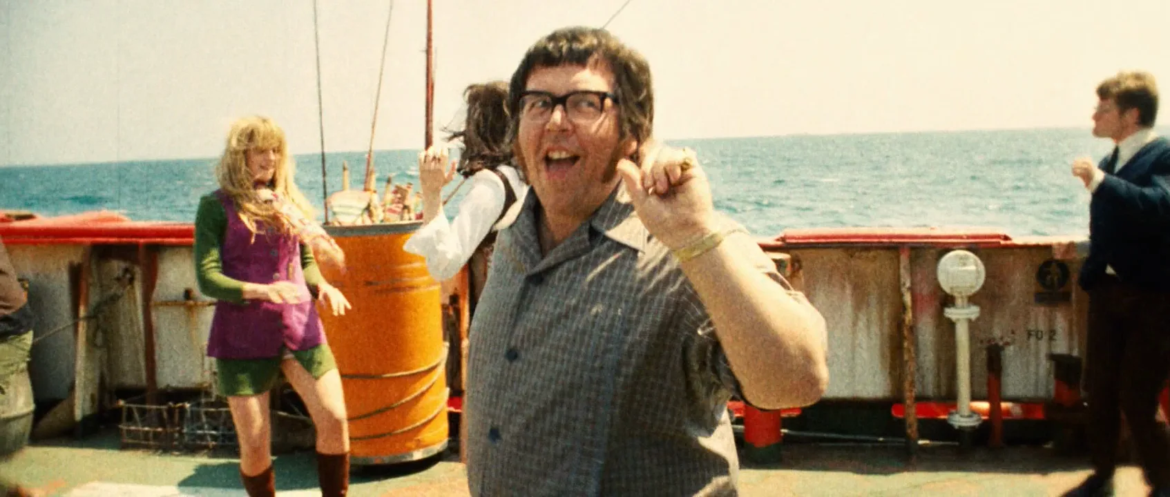 High-Key Lighting in The Boat That Rocked (2009)