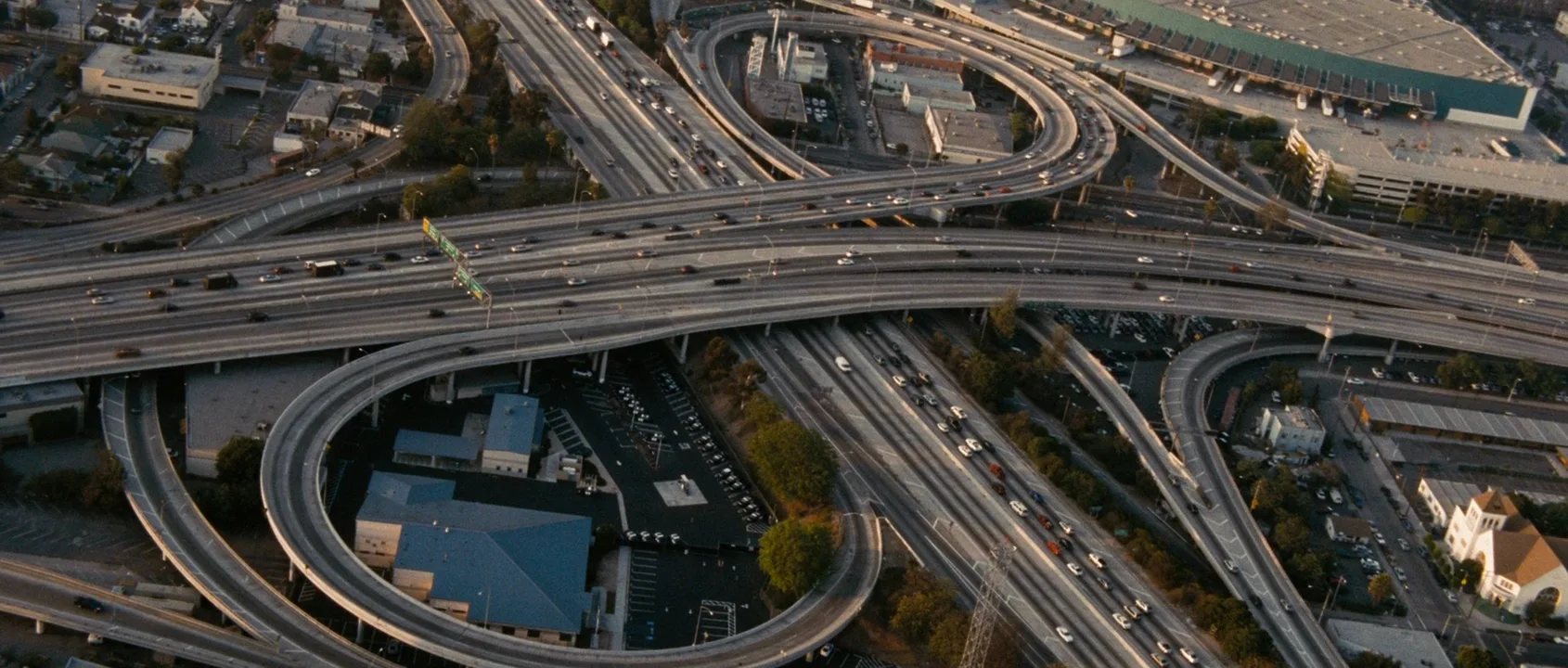 Establishing Shot in The Lincoln Lawyer (2011)