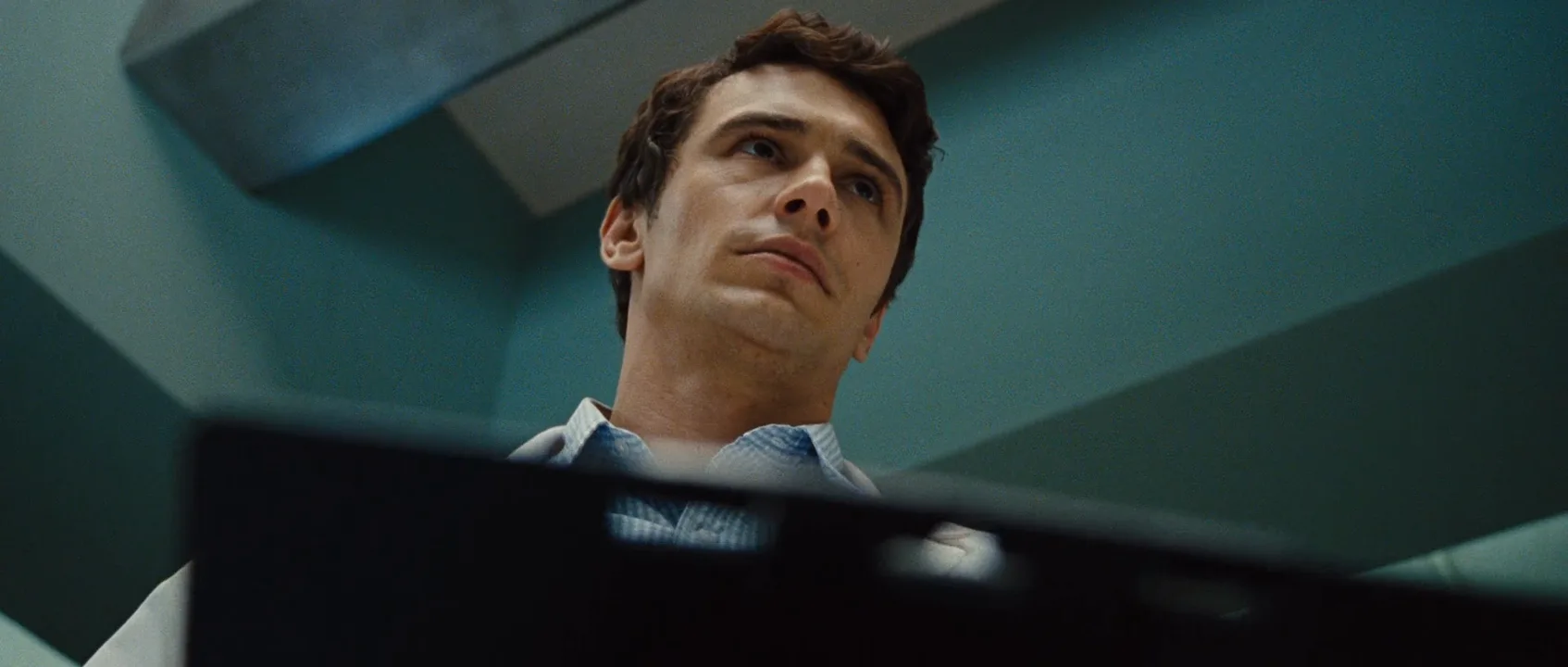 Dutch Angle in Rise of the Planet of the Apes (2011)