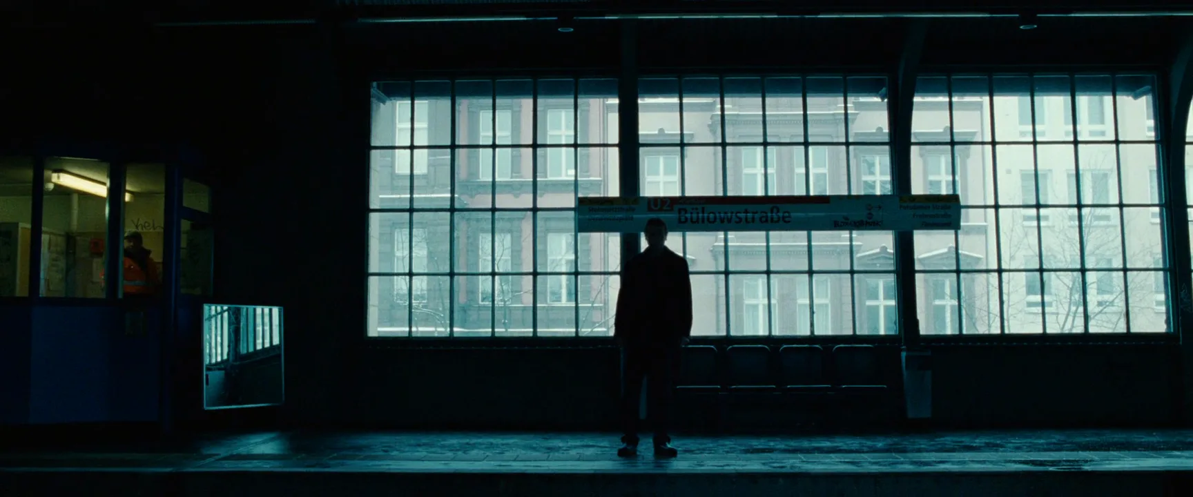 Long Shot (Wide Shot) in Unknown (2011)