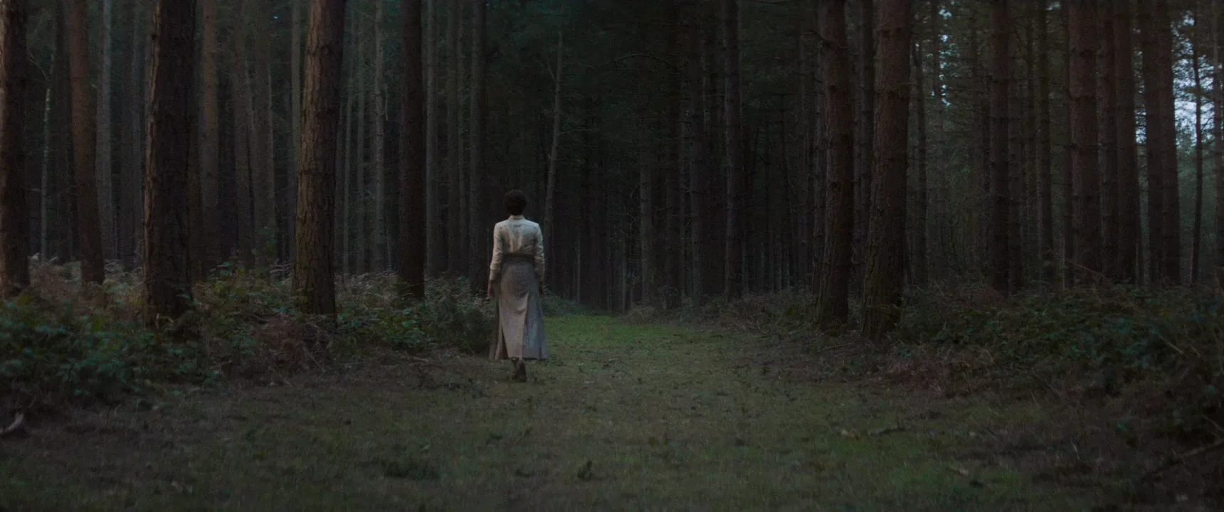 Center Framing in Testament of Youth (2015)