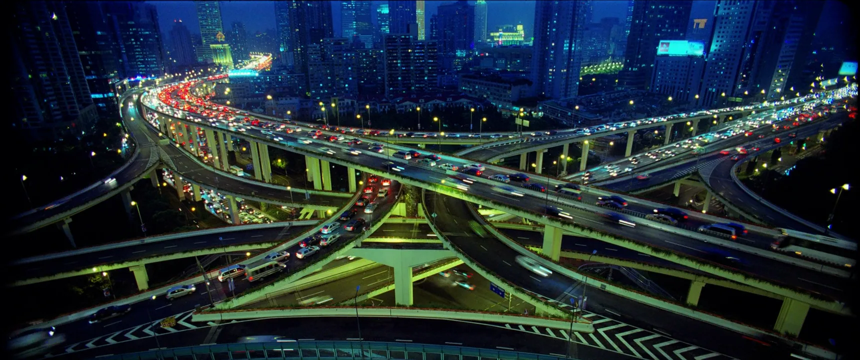 Establishing Shot in Lucy (2014)