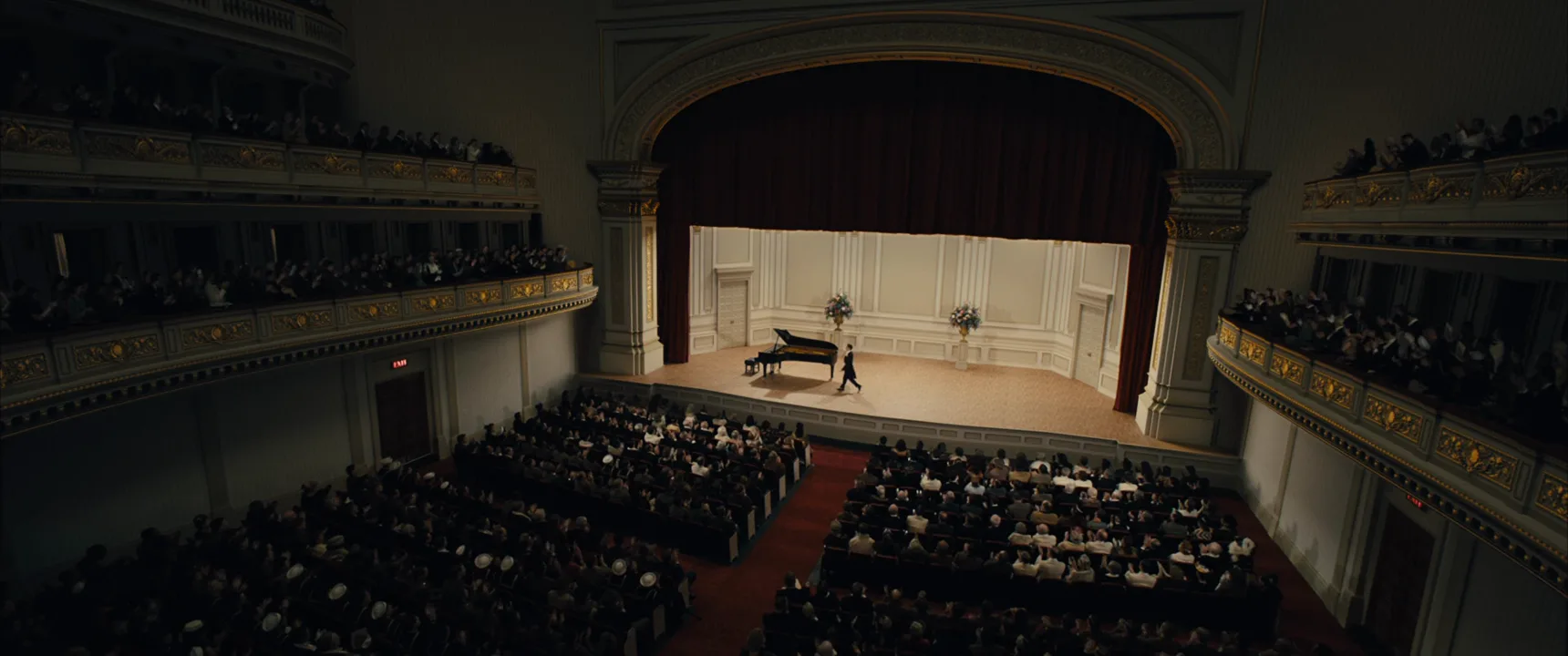 Film Extras (Background Actors) in Florence Foster Jenkins (2016)